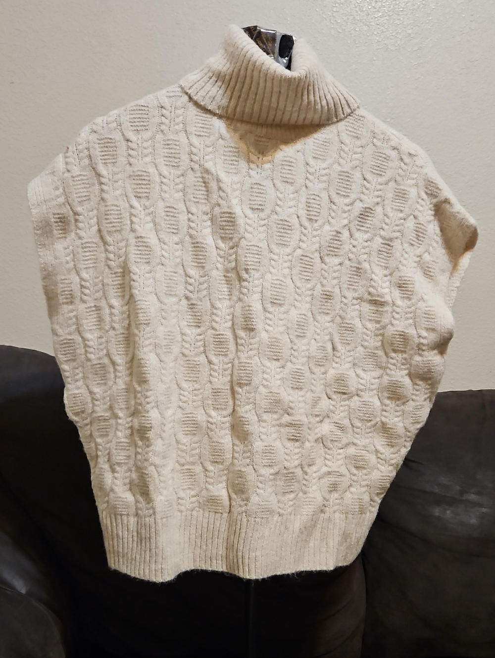 SHEIN Cream Cable Knit Sleeveless Turtleneck Pullover Vest SUPER SOFT